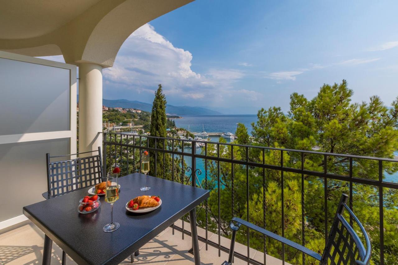 Palace Paulina Residence Novi Vinodolski Luaran gambar