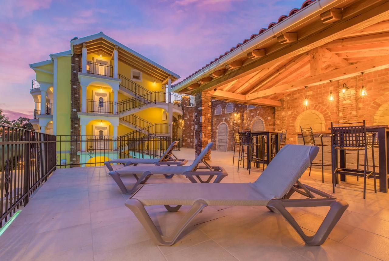 Palace Paulina Residence Novi Vinodolski Luaran gambar